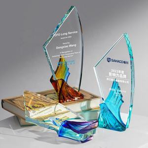 Trophée d'honneur en cristal 2025 – Excellent trophée étoile sculpté en cristal exquis pour la mémoire - Product Image 5