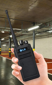 Diseño de patente Digital Talkie 10W Handy VHF UHF Radio móvil de 2 vías para Chase Climb Hotel Restaurant Trolling - Product Image 3