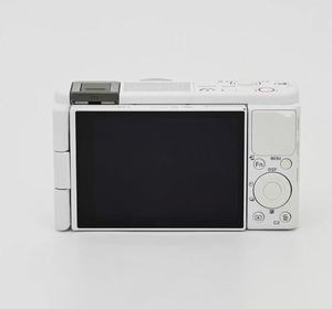 ใช้กล้องวีล็อก Sony ZV-1 รุ่นเล็กกะทัดรัด ความละเอียด 20.1MP เซ็นเซอร์ขนาด 1 นิ้ว เลนส์ ZEISS 24-70 มม. F1.8-2.8 ถ่ายวิดีโอ 4K - Product Image 5