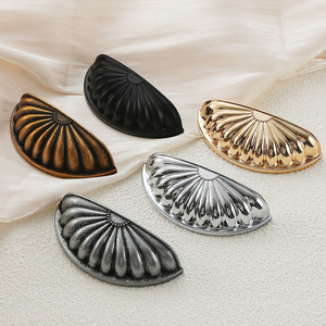 Shell Shaped <b>Drawer</b> Handles Zinc Alloy Semi Circular Cabinet Hardware Traditional Style 76mm Spacing - Product Image 1