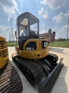 รถขุดขนาดเล็ก CAT 305C มือสอง 5 ตัน รถขุดตีนตะขาบขนาดเล็ก CAT 305C 305E2 305.5E 305SR 305.5 มีสินค้าในสต็อกพร้อมขาย - Product Image 5
