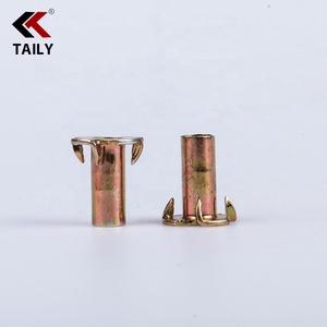 Écrou en T à quatre griffes en acier galvanisé DIN1624 insert de meubles en bois écrou en T à quatre dents - Product Image 6