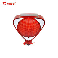Lampe de signalisation triangulaire LED solaire blanche clignotante, étanche, anti-poussière, haute visibilité, lumière de sécurité pour garde-corps de route et cône de signalisation