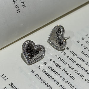 Pendientes de Plata de Ley S925 con Forma de Corazón, Elegantes y Vintage, Joyería Simple con Tecnología CNC - Product Image 1