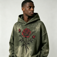 Sweat à capuche vert délavé vintage avec impression graphique Kornit DTG Rose Épine Rouge et décorations en strass thermocollants, style streetwear