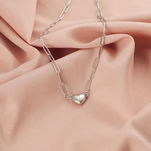 Nuovo Design placcato oro 18k in acciaio inox <span class=keywords><strong>magnete</strong></span> cuore alla moda ciondolo collana <span class=keywords><strong>con</strong></span> catena graffetta - Product Image 6