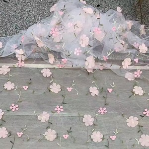 Nouveau tissu de <span class=keywords><strong>broderie</strong></span> à pois tricoté sur mesure 3D robe de mariée en maille de fleurs tridimensionnelles - Product Image 2