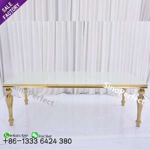 Vente flash Décorations de fête Tables en verre de luxe avec pieds dorés Serpentine Tables modernes en acier inoxydable doré pour événements - Product Image 6