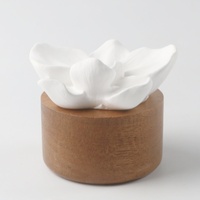 Diffuseur d'huiles essentielles en céramique parfumée pour la maison, en plâtre aromatique, sur base en bois, en porcelaine, en forme d'orchidée, pour la vente en gros