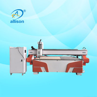 Routeur à bois CNC à bas prix 1325 3 axes 4*8 pieds, machine de découpe et de gravure de portes en bois pour armoires, à vendre