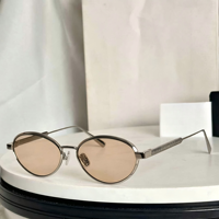 Lunettes de soleil tendance unisexes en métal, monture carrée, verres dégradés colorés, protection UV %, style rétro, pour activités de plein air