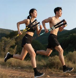 Directo <span class=keywords><strong>de</strong></span> fábrica profesional plegable <span class=keywords><strong>bastones</strong></span> <span class=keywords><strong>de</strong></span> senderismo 3K <span class=keywords><strong>fibra</strong></span> <span class=keywords><strong>de</strong></span> <span class=keywords><strong>carbono</strong></span> para Cross-Country Running senderismo ultraligero EVA al por mayor - Product Image 2