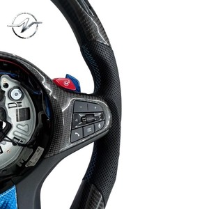 Volante Deportivo de Fibra de Carbono y Cuero con 3 Radios, Pantalla LED y Botones Multifunción YZ para Volante M40i/X3 G01/X4 M40i/G02/M5 - Product Image 3