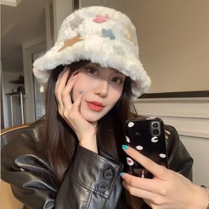 Gorro de lana blanco con estrellas para mujer, estilo adelgazante para el rostro, cálido para el invierno - Product Image 5