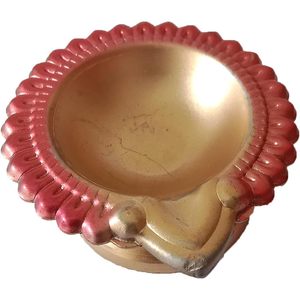 PARIJAT HANDICRAFT Lámpara de aceite Lakshmi Diya Deepak de diseñador de metal multicolor indio tradicional para interior y exterior Puja para - Product Image 1