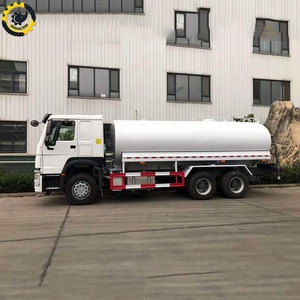 Camión Cisterna Sinotruk Howo 6x4 <span class=keywords><strong>de</strong></span> 400 CV para Transporte <span class=keywords><strong>de</strong></span> <span class=keywords><strong>Agua</strong></span> <span class=keywords><strong>Potable</strong></span>, Camión Cisterna <span class=keywords><strong>de</strong></span> 18000 Litros para <span class=keywords><strong>Agua</strong></span> <span class=keywords><strong>Potable</strong></span> <span class=keywords><strong>en</strong></span> <span class=keywords><strong>Venta</strong></span> - Product Image 1