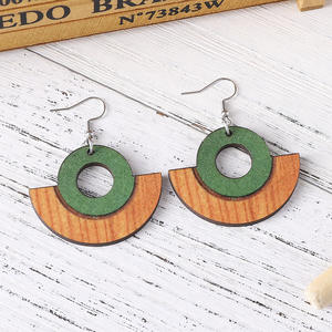 Pendientes de madera Empalme geométrico Colgante triangular circular Pendientes de doble cara para mujer Uionen 1151 - Product Image 2