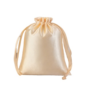 Petit sac à poussière en satin avec cordon de serrage, pochette pour bijoux, sac à poussière en satin pour le rangement des bijoux - Product Image 1
