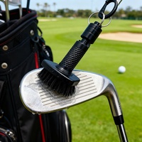Brosse de nettoyage pour mini-club de golf en gros avec crochet, brosse de golf portable à poils rigides, logo personnalisé et marque privée disponibles