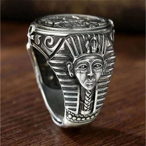 Anello da uomo H084 a forma di piramide, in lega, gioiello alla moda, regalo senza pietre. - Product Image 2