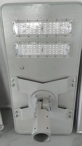 Lampadaire solaire LED 400W 6000K IP65 avec poteau et support en aluminium, éclairage extérieur pour routes et jardins avec un CRI élevé de 90 - Product Image 6