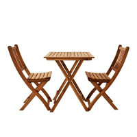 Les ensembles de table et de chaises pliables du peuvent être placés dans n'importe quel jardin ou utilisés sur un petit balcon