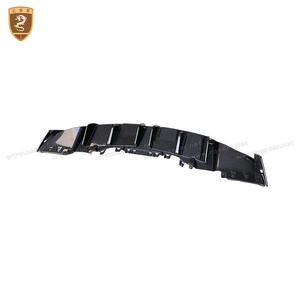 Facelift Caprist Style diffuseur arrière menton pour <span class=keywords><strong>Audi</strong></span> <span class=keywords><strong>R8</strong></span> <span class=keywords><strong>2022</strong></span> modèle voiture sec carbone pare-chocs arrière lèvre - Product Image 4