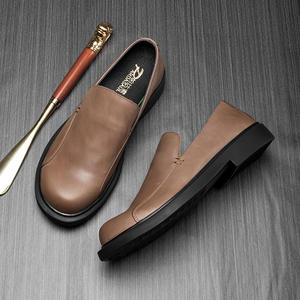 Zapatos de hombre de piel de vacuno de primera capa - zapatos de cuero de negocios - adecuados para jóvenes - versátiles y fáciles de combinar - Product Image 2