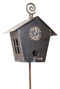 Nichoir en métal de qualité supérieure résistant aux intempéries pour petits oiseaux, abri de nidification et décoration de jardin, disponible à la vente - Product Image 4