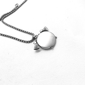 Collar con Colgante Vikingo Unisex de Acero Inoxidable y Diseño de Hachas de Guerra para Joyería de Moda - Product Image 3