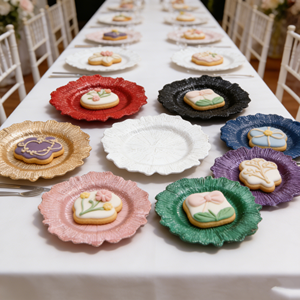 Assiettes de présentation en plastique rouge irrégulières de 13 pouces, couleur or rose, pour assiettes de dîner, apéritifs, usage familial ou professionnel, et plats de déjeuner - Product Image 1