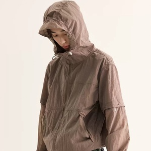Veste d'été légère pour femme avec capuche, protection solaire, séchage rapide, coupe-vent avec manches amovibles UPF50+ - Product Image 1