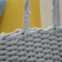 Sac à bandoulière pour femme en coton tressé à la main, motif uni, marque Deyun, gris, longue poignée, fermeture ouverte, design tendance, toutes occasions