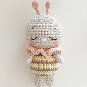 Jouet bébé adorable <span class=keywords><strong>en</strong></span> crochet miniature, coccinelle, <span class=keywords><strong>poupée</strong></span> amigurumi douce, abeille, avec tissu <span class=keywords><strong>en</strong></span> coton biologique, rembourrage <span class=keywords><strong>en</strong></span> coton PP, doublure <span class=keywords><strong>en</strong></span> maille - Product Image 1