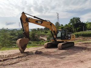รถขุดตีนตะขาบ Caterpillar 330D2L มือสอง ขนาด 30 ตัน นำเข้าจากญี่ปุ่นแท้ รุ่น 330D2L กำลัง 200 กิโลวัตต์ ความจุบุ้งกี๋ 1.4-2.0 ลูกบาศก์เมตร 330D - Product Image 2