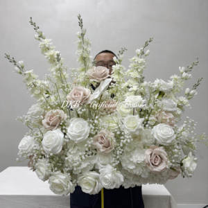 Nuevo Diseño de Camino de Flores Artificiales de Baby's Breath para Decoraciones de Bodas, Graduaciones, Pascua y Halloween - Tela de Seda Ecológica - Product Image 6