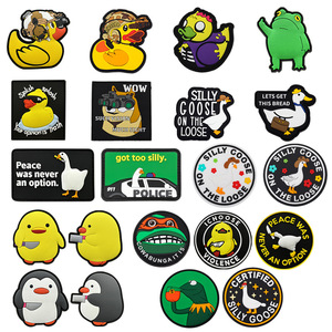 Parche de PVC con diseño de pato, ganso y rana, con temática de violencia y paz, con gancho y bucle, para mochila, chaleco, sombrero y ropa de moda urbana - Product Image 1