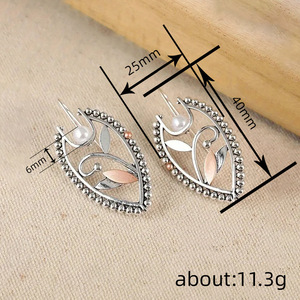 Orecchini Pendenti a Foglia Stile Foresta per Donne, Gioielli Vintage Chic con Perle e Fiori Multicolore, Regalo Quotidiano - Product Image 4