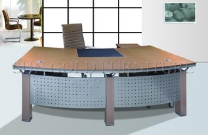 Scrivania Direzionale Curva in Noce con Pannello Frontale in Metallo Forato e Ritorno Laterale per Ufficio Manager - Vendita all'Ingrosso - Product Image 2