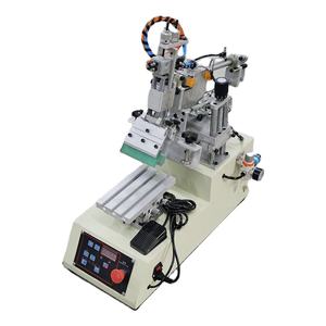 Machine d'impression sérigraphique à <span class=keywords><strong>plat</strong></span> en <span class=keywords><strong>PVC</strong></span> de bureau pour les couvercles de bouteilles, les sacs à main, les poubelles, machine d'impression sérigraphique semi-automatique - Product Image 1