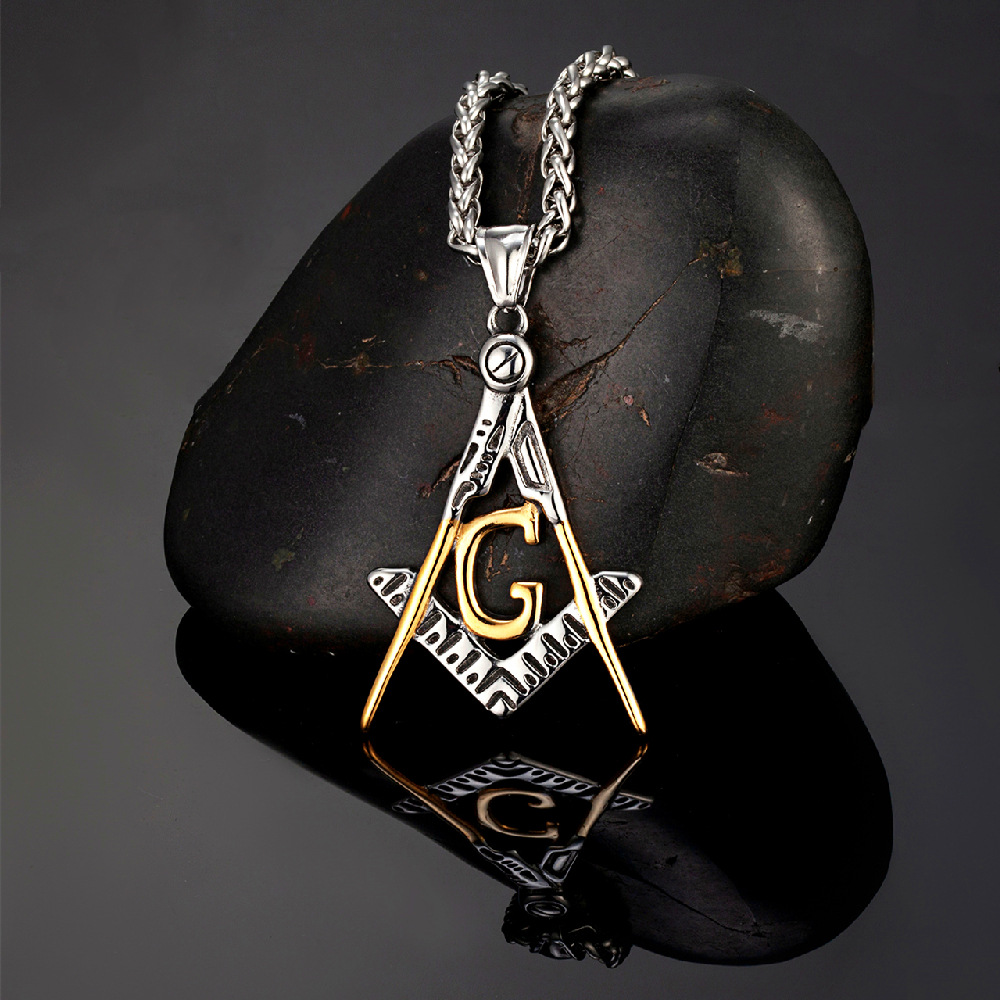 Collar de metal con colgante