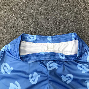 Short de basket-ball personnalisé de haute qualité pour hommes respirant et imprimé pour l'entraînement en club et les sports - Product Image 3