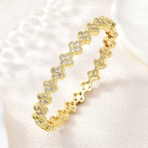 Classic Hot Selling Jewelry 14K <b>Gold</b> Plated Bezel <b>Set</b> Round Cut VVS GRA Moissanite Four Leaf Clover <b>Bangle</b> - Product Image 3