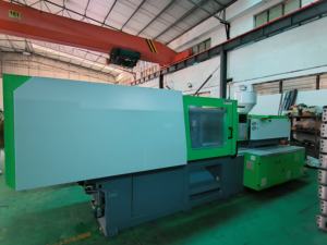 Cintre/support en plastique fabriquant des moules en usine de Fuhong FHG Machine servo de moulage par <span class=keywords><strong>injection</strong></span> de 180 tonnes - Product Image 5