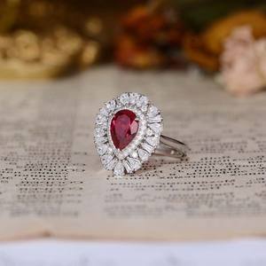 Bague Éternité All Fashion 1,5 Carat en Rubis de Laboratoire, Silicone, Goutte d'Eau Vintage, Plaqué Rhodium, Plaqué Or, Marque Célèbre pour Femme - Product Image 1