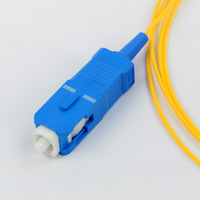 Pigtail de Fibra Óptica Simplex SC/UPC/PC Amarillo de 0.9mm 9/125 con Buffer Ajustado