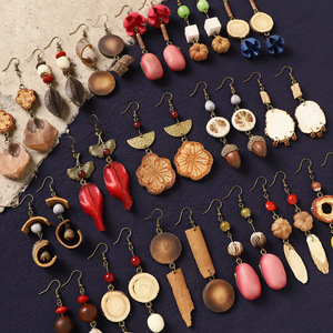Boucles d'oreilles artisanales de style chinois, à base de plantes et de fruits naturels, longues et rétro - Product Image 2