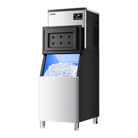 Grande machine à glaçons commerciale en acier inoxydable, modèle à refroidissement par air économe en énergie, produisant 156 glaçons solides par cycle pour bars