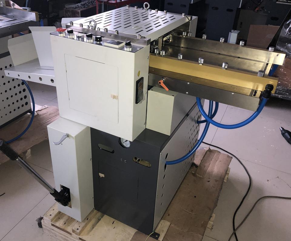 Automatic High Speed Embossing Embosser Machine for Paper Invitation Letter Invitation Name Cards Envelopes Poster