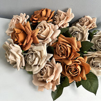 Centres de table en latex de roses blanches artificielles au toucher réel pour la décoration de scènes de table de mariage